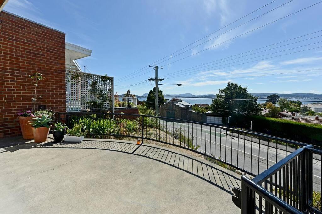 Vila The Tassie - Luxury With Panoramic Water Views Hobart Exteriér fotografie