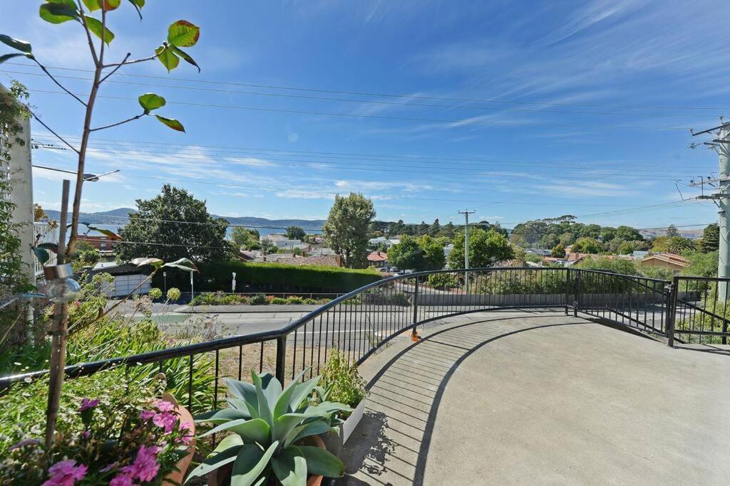 Vila The Tassie - Luxury With Panoramic Water Views Hobart Exteriér fotografie